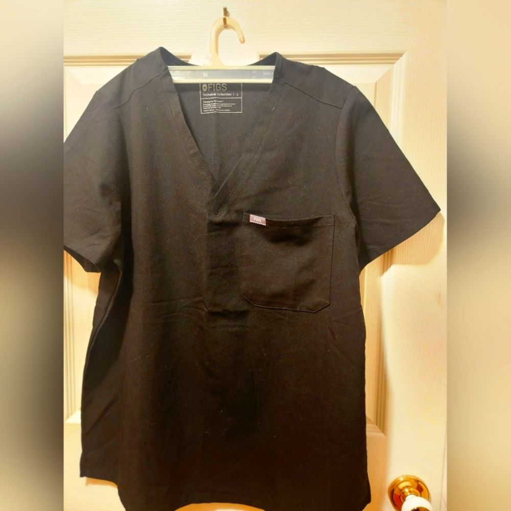 Figs one pocket scrub top